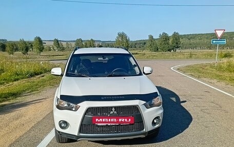 Mitsubishi Outlander III рестайлинг 3, 2010 год, 1 200 000 рублей, 3 фотография