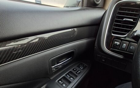 Mitsubishi Outlander III рестайлинг 3, 2015 год, 1 780 000 рублей, 6 фотография