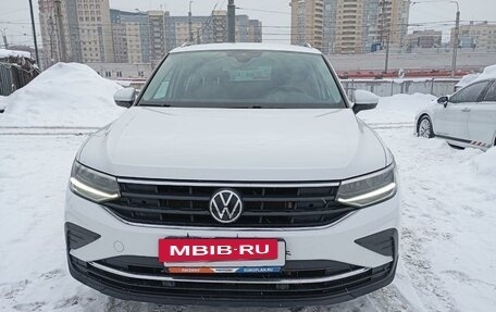 Volkswagen Tiguan II, 2021 год, 3 440 000 рублей, 6 фотография