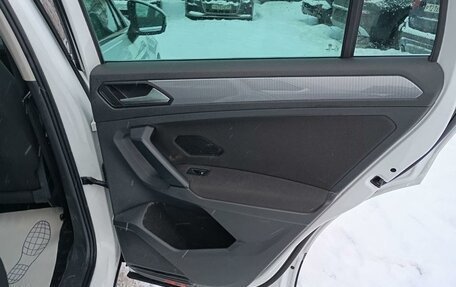 Volkswagen Tiguan II, 2021 год, 3 440 000 рублей, 19 фотография