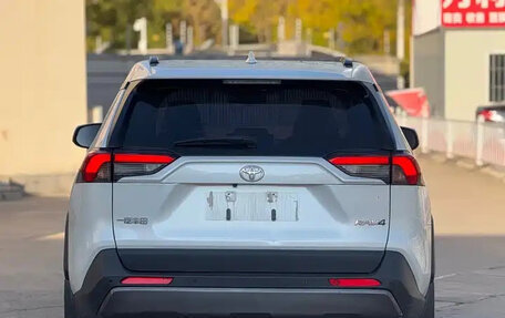 Toyota RAV4, 2024 год, 3 860 004 рублей, 5 фотография