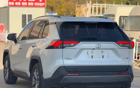 Toyota RAV4, 2024 год, 3 860 004 рублей, 4 фотография