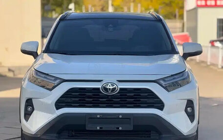 Toyota RAV4, 2024 год, 3 860 004 рублей, 2 фотография