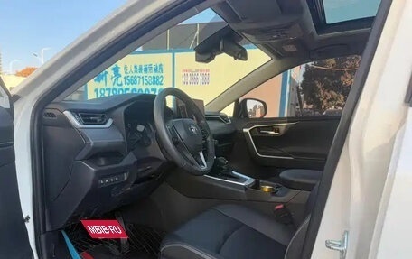 Toyota RAV4, 2024 год, 3 860 004 рублей, 7 фотография