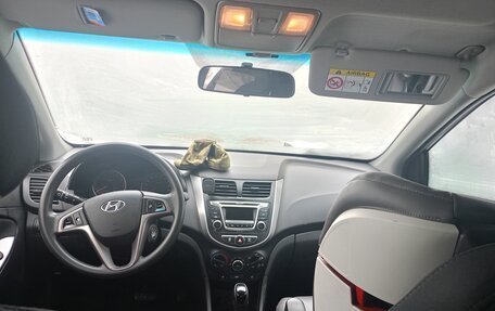 Hyundai Solaris II рестайлинг, 2015 год, 950 000 рублей, 5 фотография