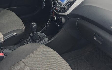 Hyundai Solaris II рестайлинг, 2013 год, 540 000 рублей, 6 фотография