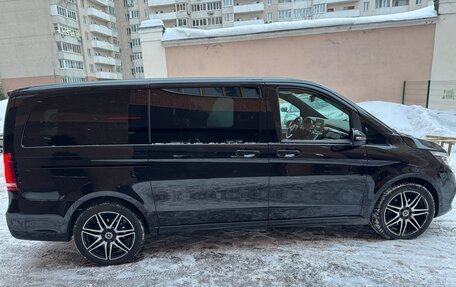 Mercedes-Benz V-Класс, 2018 год, 4 490 000 рублей, 4 фотография