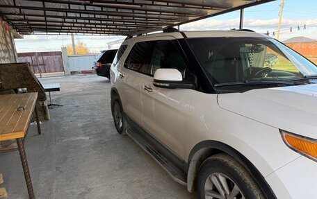 Ford Explorer VI, 2012 год, 1 800 000 рублей, 2 фотография
