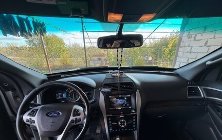 Ford Explorer VI, 2012 год, 1 800 000 рублей, 15 фотография