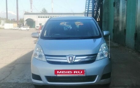 Toyota ISis I, 2011 год, 1 200 000 рублей, 6 фотография