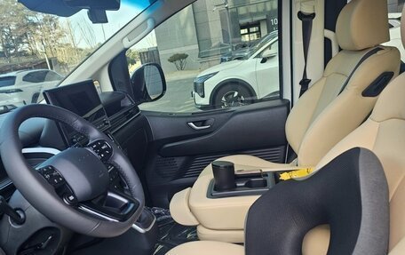 Hyundai Staria, 2025 год, 9 990 000 рублей, 3 фотография