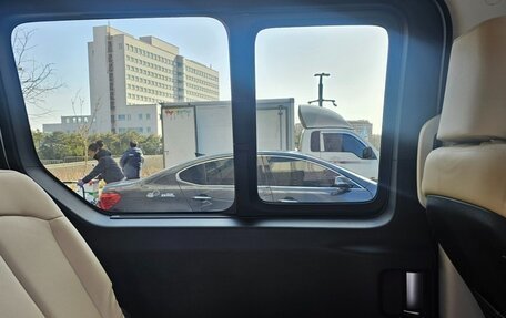 Hyundai Staria, 2025 год, 9 990 000 рублей, 5 фотография