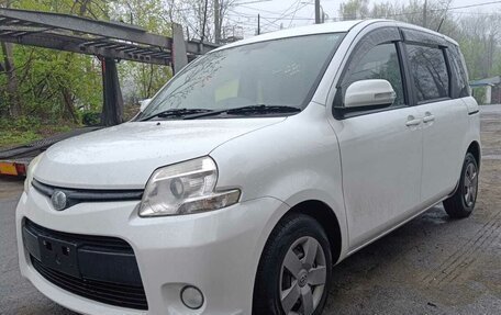 Toyota Sienta I, 2014 год, 995 000 рублей, 3 фотография
