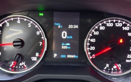 Toyota RAV4, 2022 год, 3 190 000 рублей, 10 фотография