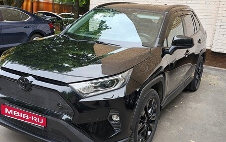 Toyota RAV4, 2020 год, 3 900 000 рублей, 3 фотография