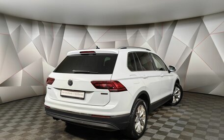 Volkswagen Tiguan II, 2018 год, 2 475 000 рублей, 2 фотография