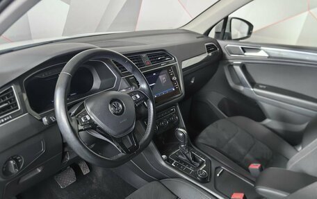 Volkswagen Tiguan II, 2018 год, 2 475 000 рублей, 19 фотография