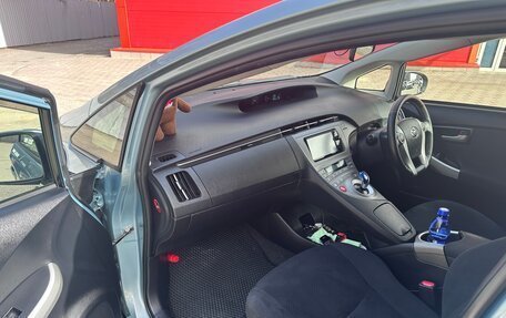 Toyota Prius, 2015 год, 1 500 000 рублей, 12 фотография