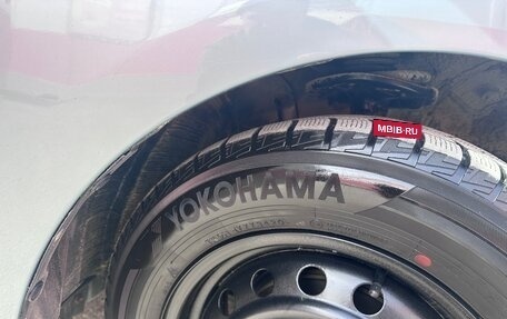 Toyota Prius, 2015 год, 1 500 000 рублей, 17 фотография