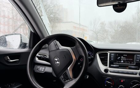 Hyundai Solaris II рестайлинг, 2019 год, 1 000 000 рублей, 9 фотография