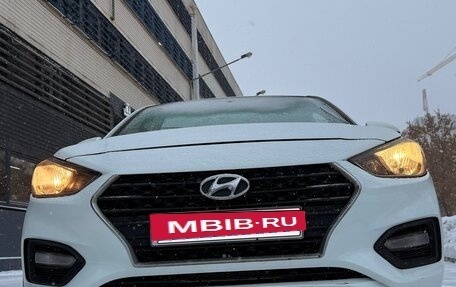 Hyundai Solaris II рестайлинг, 2019 год, 1 000 000 рублей, 3 фотография