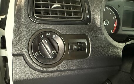 Volkswagen Polo VI (EU Market), 2018 год, 1 100 000 рублей, 24 фотография