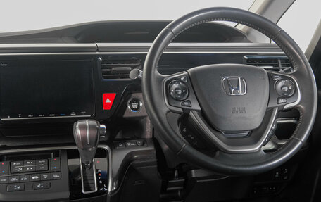 Honda Stepwgn IV, 2019 год, 2 199 000 рублей, 15 фотография