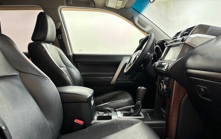 Toyota Land Cruiser Prado 150 рестайлинг 2, 2014 год, 3 385 000 рублей, 12 фотография