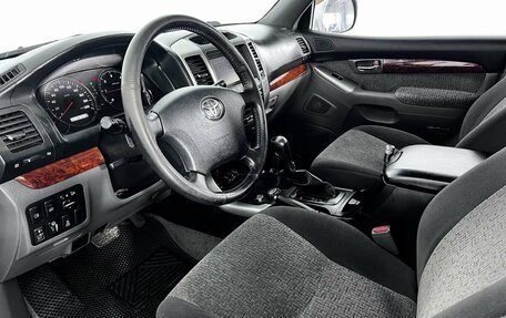 Toyota Land Cruiser Prado 120 рестайлинг, 2004 год, 1 590 000 рублей, 9 фотография