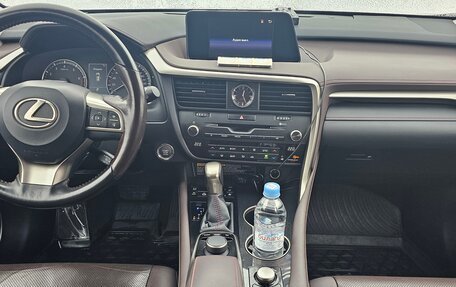 Lexus RX IV рестайлинг, 2017 год, 4 990 000 рублей, 5 фотография