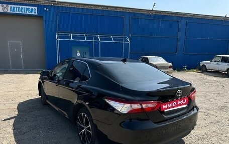 Toyota Camry, 2018 год, 2 700 000 рублей, 11 фотография
