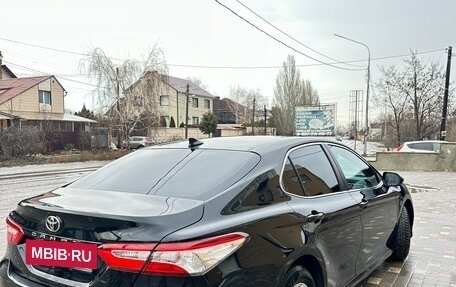 Toyota Camry, 2018 год, 2 700 000 рублей, 4 фотография