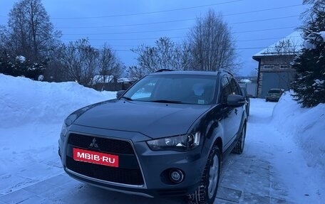 Mitsubishi Outlander III рестайлинг 3, 2011 год, 1 600 000 рублей, 1 фотография