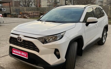 Toyota RAV4, 2021 год, 3 250 000 рублей, 1 фотография