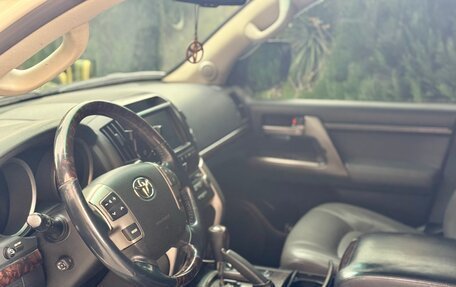 Toyota Land Cruiser 200, 2010 год, 3 899 999 рублей, 3 фотография