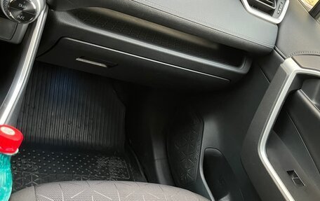 Toyota RAV4, 2021 год, 3 250 000 рублей, 4 фотография