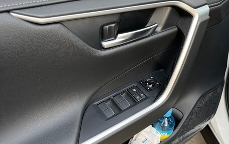 Toyota RAV4, 2021 год, 3 250 000 рублей, 7 фотография