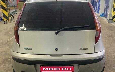 Fiat Punto III Punto Evo рестайлинг, 2002 год, 255 000 рублей, 3 фотография