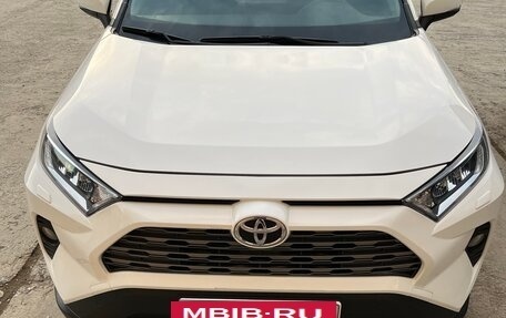 Toyota RAV4, 2021 год, 3 250 000 рублей, 2 фотография