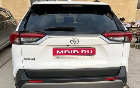 Toyota RAV4, 2021 год, 3 250 000 рублей, 9 фотография