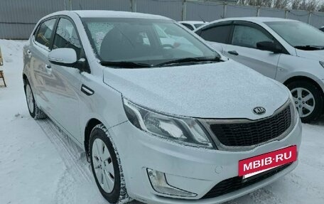 KIA Rio III рестайлинг, 2013 год, 772 000 рублей, 2 фотография