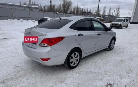 Hyundai Solaris II рестайлинг, 2013 год, 810 000 рублей, 3 фотография