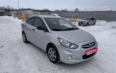 Hyundai Solaris II рестайлинг, 2013 год, 810 000 рублей, 4 фотография