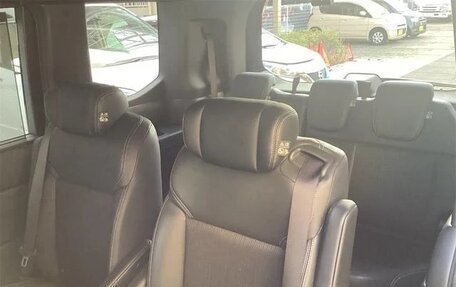 Honda Stepwgn, 2022 год, 2 000 000 рублей, 14 фотография