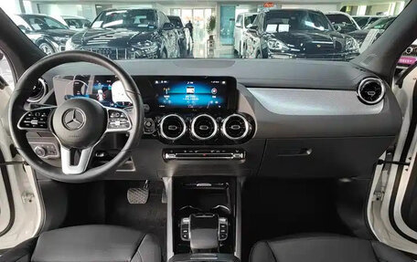 Mercedes-Benz GLA, 2023 год, 2 287 000 рублей, 7 фотография