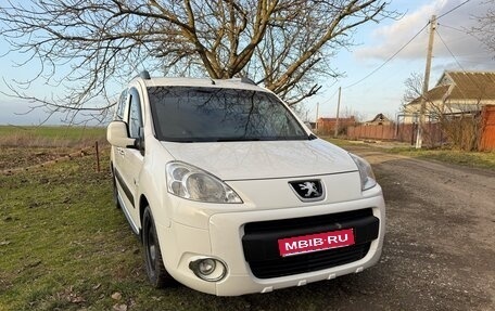 Peugeot Partner II рестайлинг 2, 2011 год, 680 000 рублей, 1 фотография