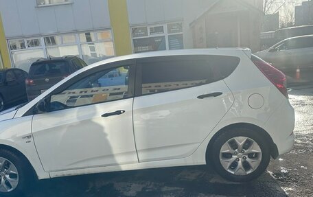 Hyundai Solaris II рестайлинг, 2015 год, 950 000 рублей, 4 фотография