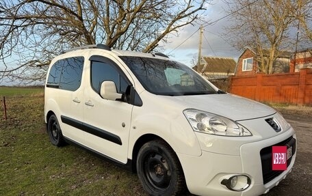 Peugeot Partner II рестайлинг 2, 2011 год, 680 000 рублей, 3 фотография