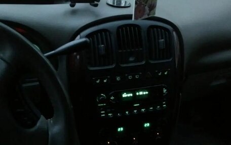 Chrysler Town & Country IV, 2002 год, 400 000 рублей, 8 фотография