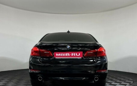 BMW 5 серия, 2019 год, 2 400 000 рублей, 4 фотография